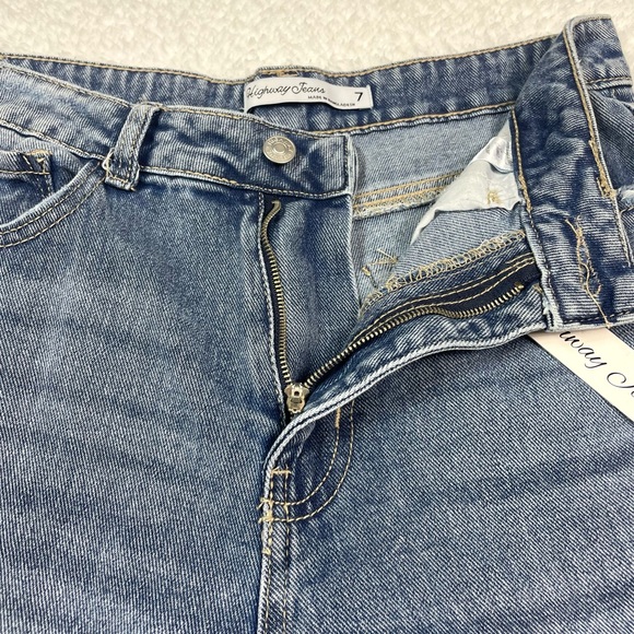 NWT Distressed Mom Jeans, Size 7 - Picture 9 of 15